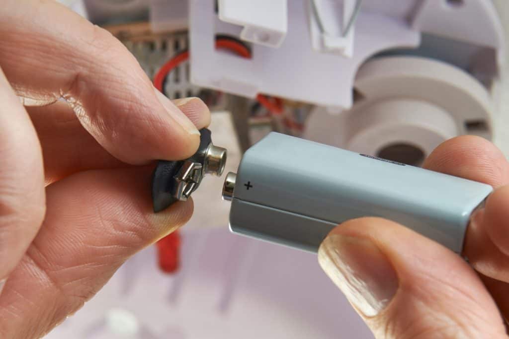 clean battery terminals smoke alarm