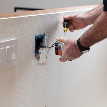 how to wire standard light switch